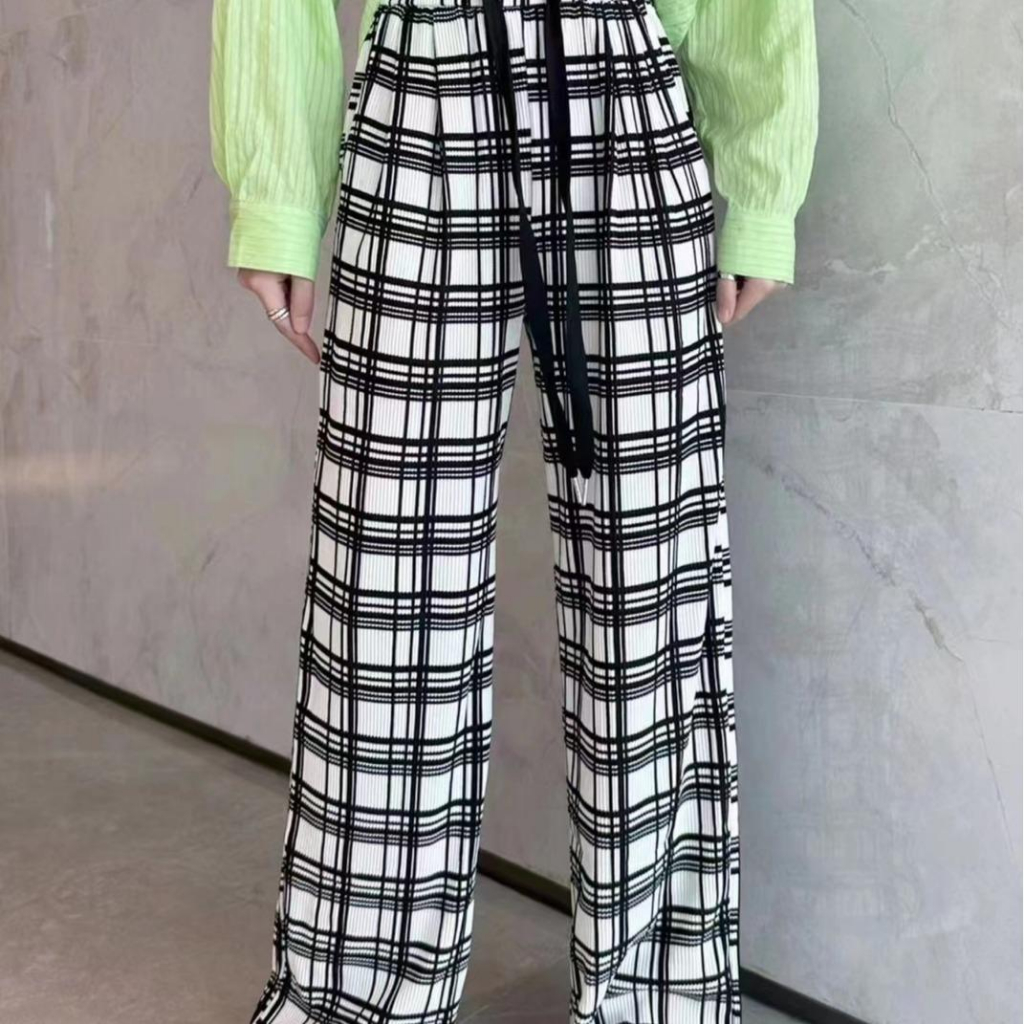 B23 กางเกงขายาว ลายตาราง