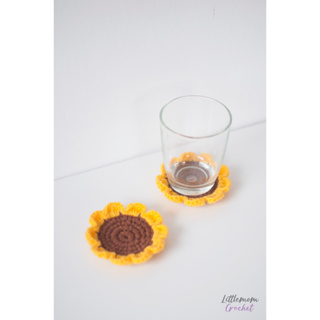 Flower Coaster 9 cm / ที่รองแก้วดอกไม้ ที่รองแก้วไหมพรม by littlemomcrochet ☕️