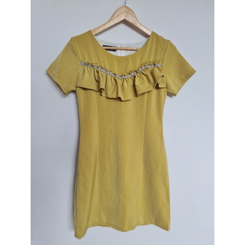 เดรสเขียวงานป้าย_Alert