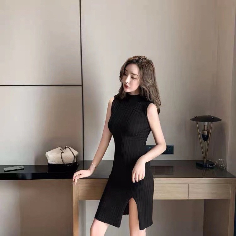 Live (ไลฟ์): 210-300 บาท