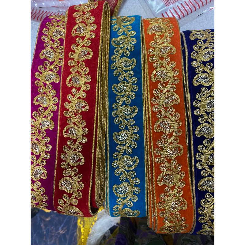 ยกพับ10หลา เทปทองตกแต่ง เทปดิ้นเงิน ลูกไม้ชายครุย ชายครุยริบบิ้นริบบิ้นปอมปอม เทปพู่ เทปตกแต่ง ประดับพู่ ระบายพู่ทอง