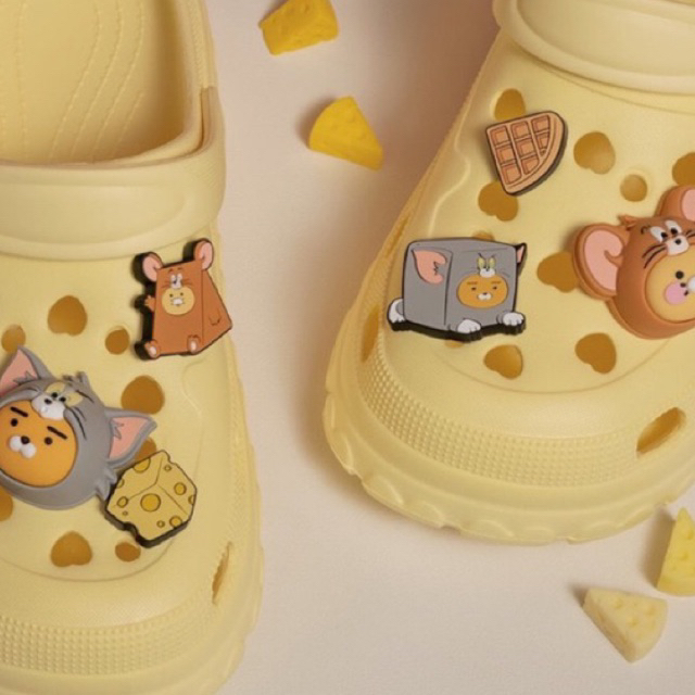 kakao friends x Tom&Jerry ที่ติดรองเท้า crocs jibbitz ไรอัน