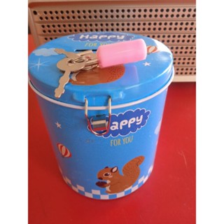 กระปุกออมสินพร้อมกุณแจล็อกระบุสีในข้อความครับ