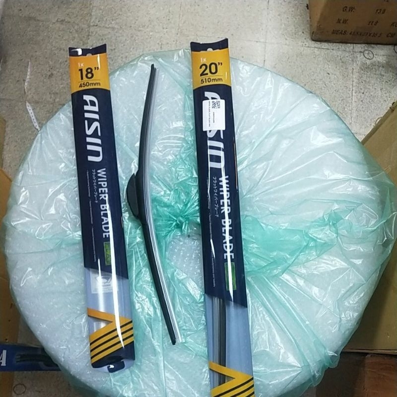 ใบปัดน้ำฝน  ใบปัด ปัดน้ำฝน aisin ขนาด 18นิ้ว 450มม และ 20นิ้ว 510มม 2ใบ แบบขอเกี่ยว