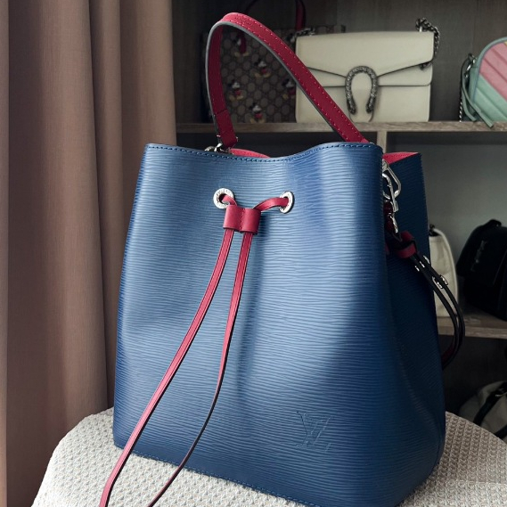 ใหม่มาก Louis vuitton Neonoe ลายไม้ epi LV bucket bag หลุยส์ วิตตอง กระเป๋าหนังแท้ แบรนด์เนม มือสอง ทรงถัง