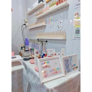ชั้นวางสีเจล ชั้นวางติดผนัง สีขาว มีที่กั้นด้านหน้า
