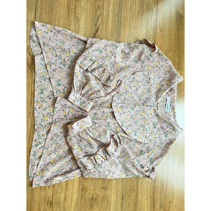 เสื้อผ้าซีทรู ลายดอก ชมพูหวาน