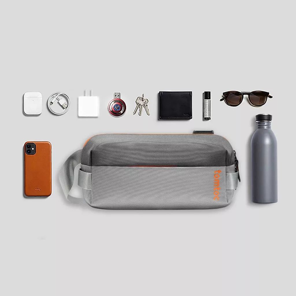 🇹🇭TOMTOC URBAN SLING BAG WITH 8-INCH MINIMALIST EDC DESIGN กระเป๋าสะพายข้าง ดีไซน์แนวสตรีท น้ำหนักเบา ทนทาน หยิบง่าย by
