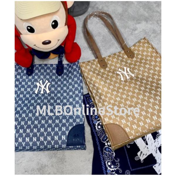 ☀️แท้ 💯% MLB กระเป๋าสะพายไหล่ใบใหญ่ผ้ายีนส์แบบคลาสสิก ปักลายNY  MONOGRAM SERIES