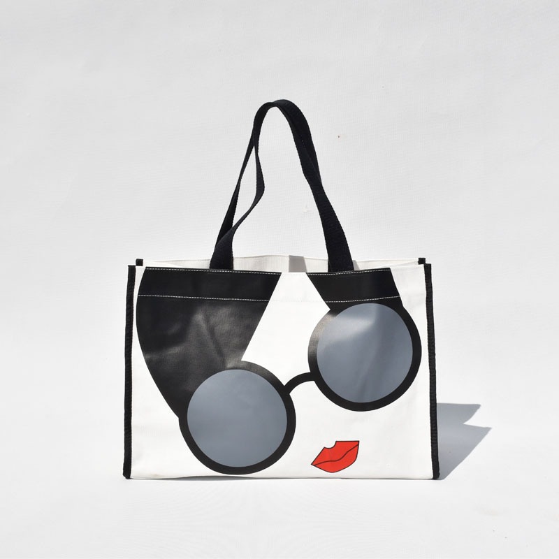 กระเป๋าผ้าแคนวาสAlice + olivia ใบใหญ่จุใจมาก(ส่งฟรีน๊าา)