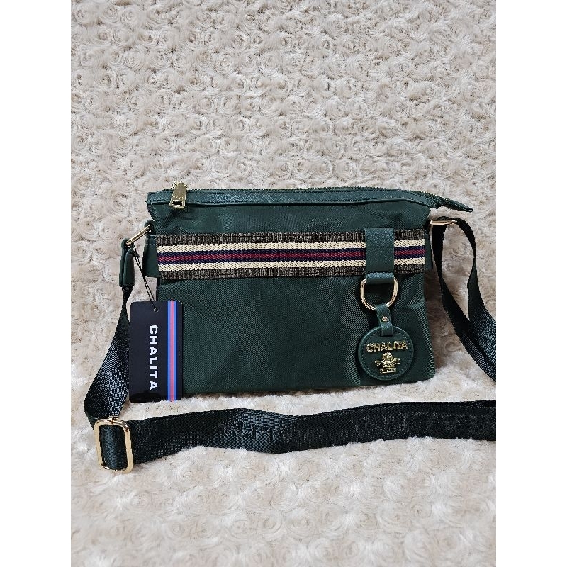 กระเป๋าผ้าไนลอนกันน้ำ ผ้าหนา ด้านในมีหลายช่องใช้งาน ใส่ใบยาวได้ ใส่มือถือได้ ป้ายCHALITA(PD-88059)