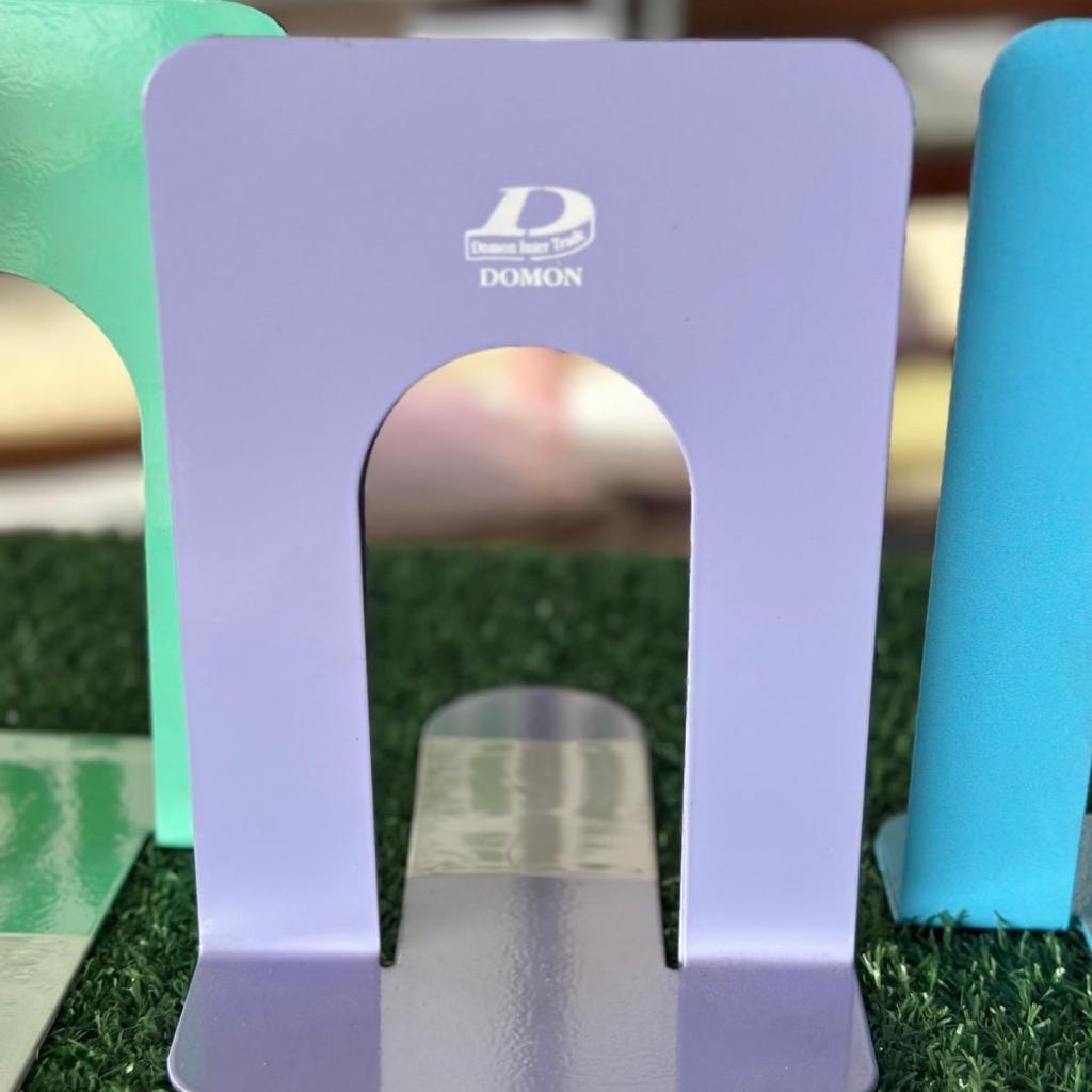 ฉากกั้นหนังสือ เหล็กกั้นหนังสือ  ขนาด19x14ซม.  ยี่ห้อdomon  ฉากเหล็กคุณภาพเยี่ยม