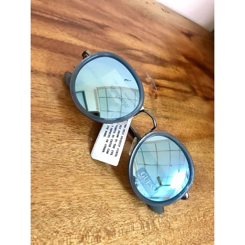 Guess sunglass แว่นตากันแดด ทรงกลม ใส่สบายตา ทรงสวย มาพร้อมถุงผ้าแบรนด์ ของแท้100%