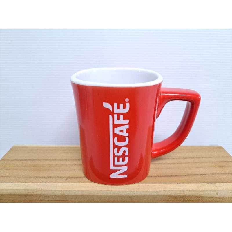 แก้วเนสกาแฟ รุ่นคลาสสิคแดงล้วน ไม่มีลาย ใส่เครื่องดื่มได้ทั้งร้อนและเย็น