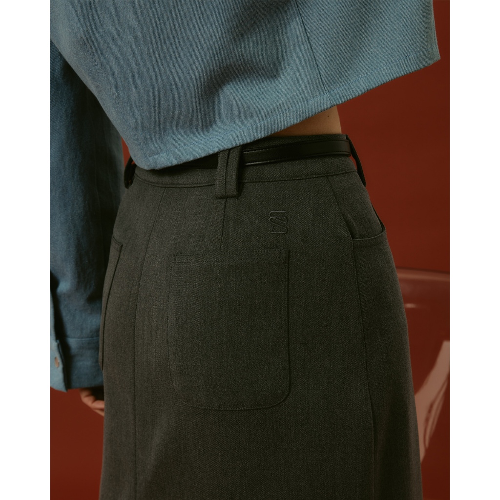 STUDIO UNKNOWN – Hens Maxi Skirt (ขาว/เทา) กระโปรงยาวผ่าหลัง ปักโลโก้ ราคา ถูกที่สุด ดีลบีเคเค แกลเลอรีภาพที่ 5