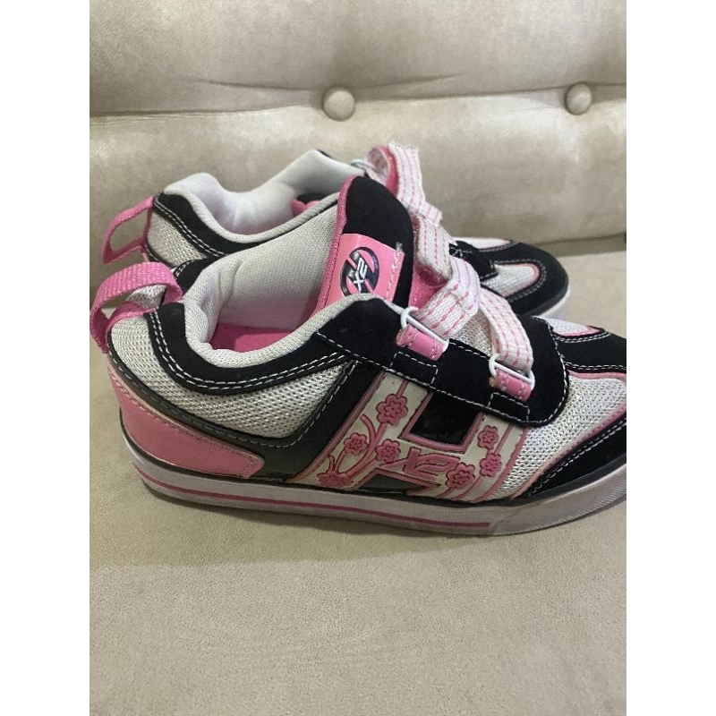 รองเท้าเด็กมีล้อHeelys