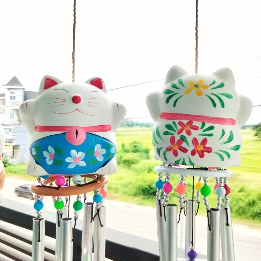เซรามิคแต่งบ้าน แต่งสวน โมบายกระดิ่งแมวกวัก 1 ตัว ขนาด 3.5 นิ้ว ทนแดดทนฝน จัดสวนหย่อม