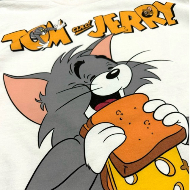 เสื้อยืดคอฟิต รุ่น Tom & Jerry สีเฟดขาว/สีขาว สไตล์วินเทจ #DTG