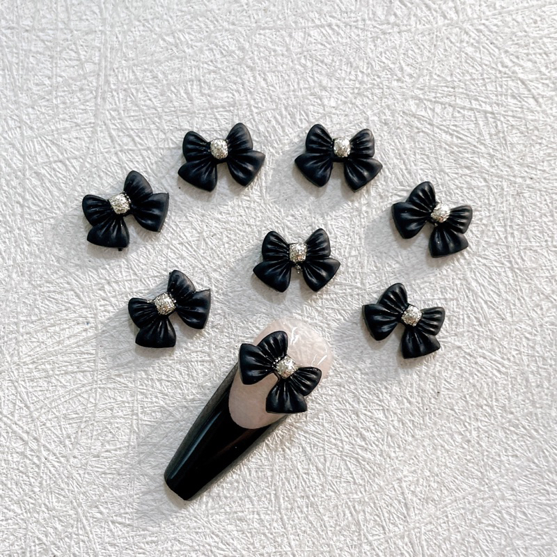 พร้อมส่ง โบว์เรซิ่นตกแต่งเล็บ อะไหล่โบว์แต่งเล็บ อะไหล่ติดเล็บ มีให้เลือก 2 สี บรรจุแพคละ 20 ชิ้น ราคา 35 บาท