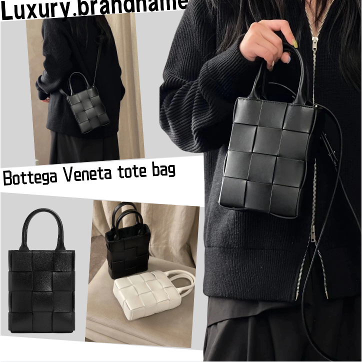 บอตเตก้า เวเนต้า Bottega Veneta/Cassette mini tote bag/กระเป๋าผู้หญิง/กระเป๋าสะพายข้าง/รูปแบบใหม่