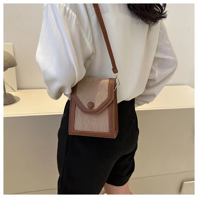 กระเป๋าแฟชั่น รุ่นใหม่ 2023 ทรงโทรศัพท์ ใส่ไอโฟนได้ ทรงสวย ดูแพง ไฮโซสุดๆ