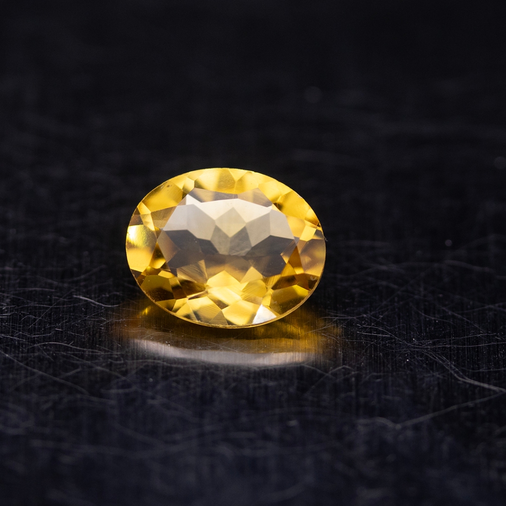 พลอยซิทรินแท้ (Citrine) อัญมณีแห่งความรัก น้ำหนัก 2.14 กะรัต ขนาด 10 x 8 มิล พลอยแท้จากประเทศบราซิล