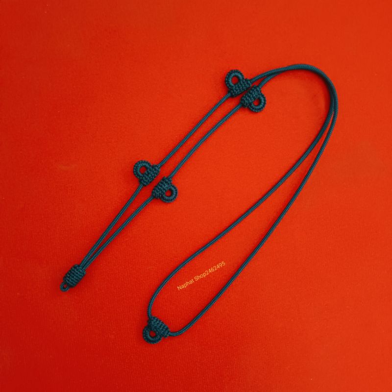 สร้อยคอเชือกร่มสีดำเส้นขนาด2มิล ห่วงหน้างานถักปลายแนวตั้งห้อยพระได้5องค์5ห่วง((เพิ่มห่วงหลัง1ห่วง)) งานแฮนเมด