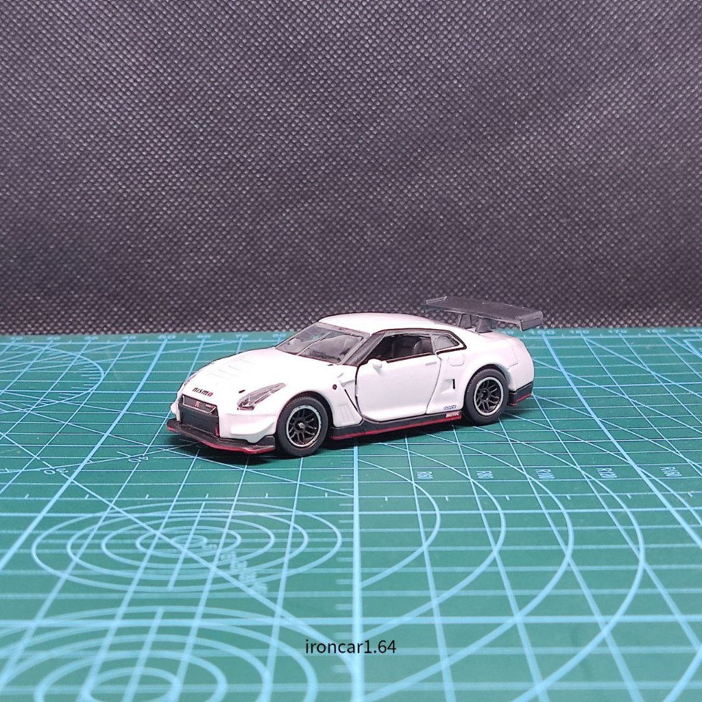 majorette nissan gtr r35 nismo สีขาว หายาก