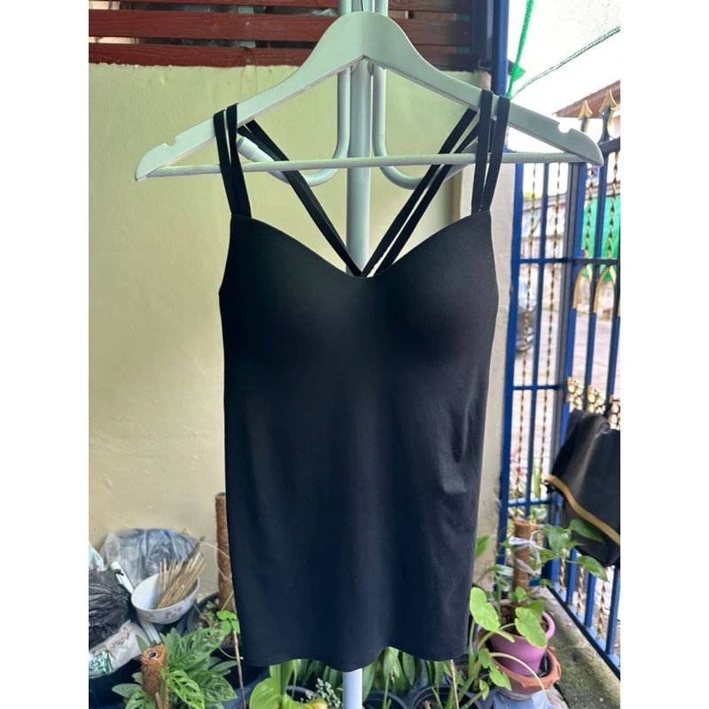 Bra top UนิQรุ่นAIRiริ สายไคว้ สีดำ ไซส์ M 34-36" มีตำหนิโปรดอ่าน❗️