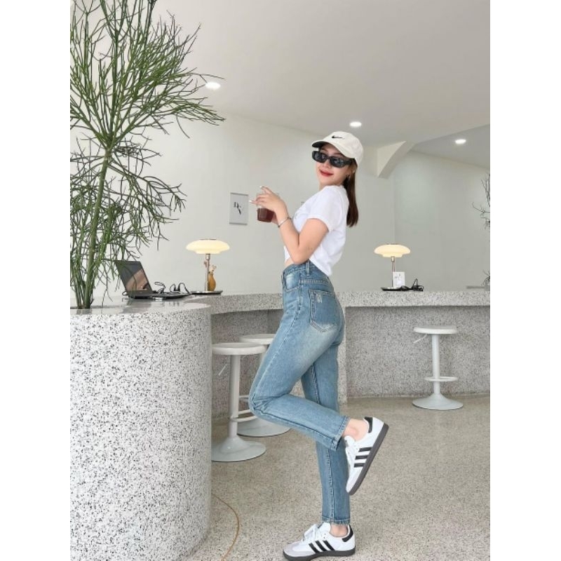 ส่งต่อ กางเกงยีนส์ bananashop รุ่น SARAH BOY JEANS ไซส์ L (ให้ไลฟ์ลด 50% ทักแชทได้ค่ะ)