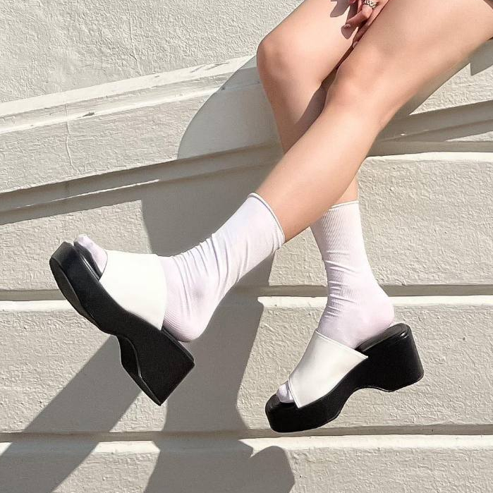 [ แจกคูปองลดในไลฟ์]25twentyfives - ( แพนเค้ก ) รองเท้าส้นตึก สูง 2.5 นิ้ว wila shoes