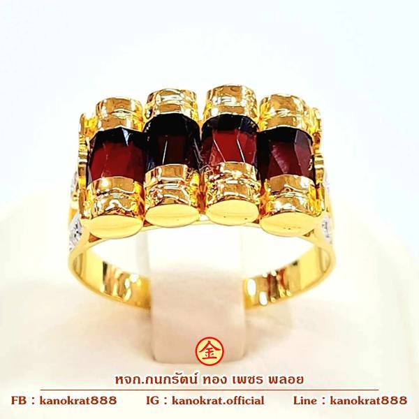 แหวนพลอยโกเมนแท่ง พลอย 5 เม็ด ตัวเรือนทองคำแท้ 90% ขนาดแหวน 52 ด้านข้างประดับเพชรสวิส [ Garnet Yellow Gold Ring ]