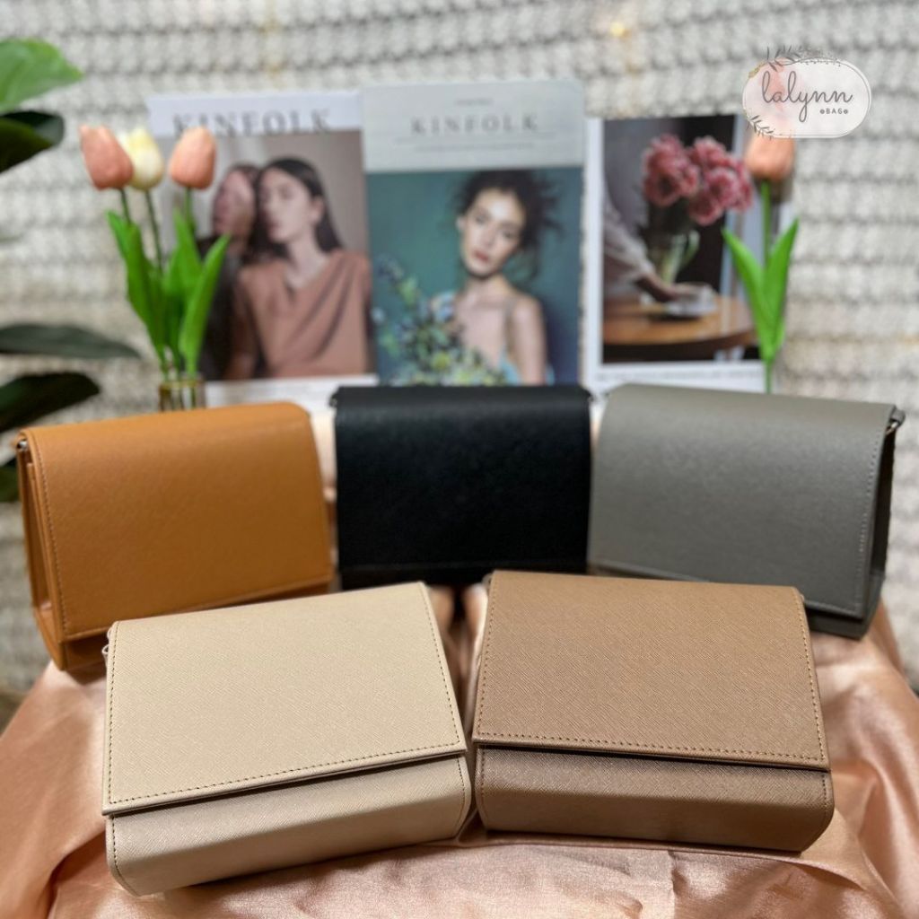 (Lalynn) กระเป๋าสะพายข้าง ทรงกล่อง หน้า 4 เหลี่ยม สีล้วน เรียบหรู
