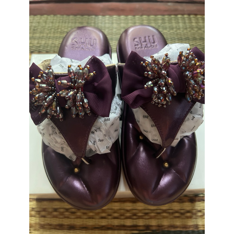 รองเท้า SHU สีม่วง😄😄