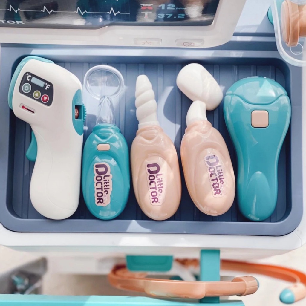 Doctor Medical Game Set (26 pcs.) **กล่องบรรจุบุบ** ของเล่นเด็ก คลินิก คุณหมอ | ของเล่นเสริมพัฒนาการ จำลอง บทบาทสมมุติ