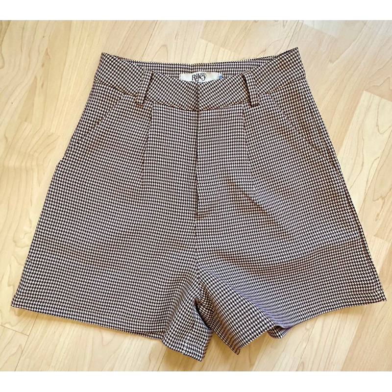 ส่งต่อกางเกงขาสั้น ร้าน Riley apparels ใหม่ ใส่ครั้งเดียว Size XS