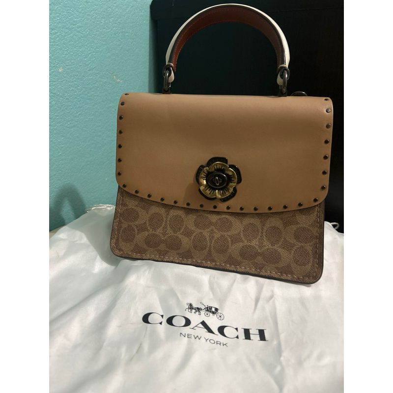 กระเป๋าถือcoach Parker Top Handle In Signature