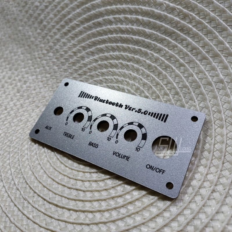แผ่นเพลท สำหรับแอมป์รุ่น ZK-502MT ขนาด4.7*9.6ซม.แบบไม่ย้ายวอ เพลทแอมป์แต่งตู้DIY.ใส่ชื่อหรือข้อความได้(กดสั่งแบบใส่ชื่อ)