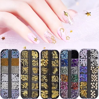 🌈อะไหล่ติดเล็บ อุปกรณ์ตกแต่งเล็บ คริสตัล 3D ทรงพิเศษ Diy 12ช่องมี เพชร พลอยเทียม สำหรับติดตกแต่งเล็บ (กล่องยาว)พร้อมส่งใ