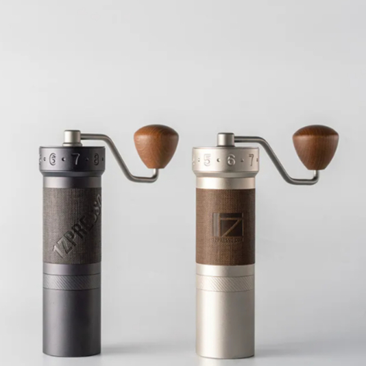 1ZPRESSO เครื่องบดมือ รุ่น ZP6 SPECIAL MANUAL COFFEE GRINDER สีเงินเท่านั้น