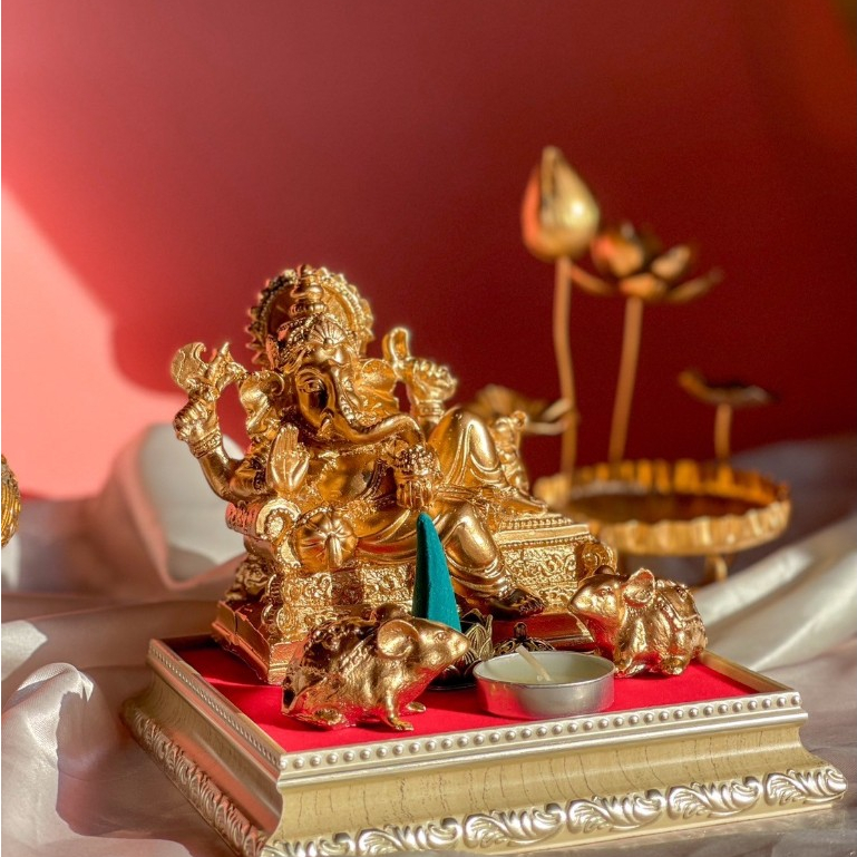 เซท พระพิฆเนศปางเสวยสุข พร้อมหนูมุสิกะ ฐานรององค์ กำยาน ประทีบ ประทานพร ความสำเร็จ การงาน ค้าขาย