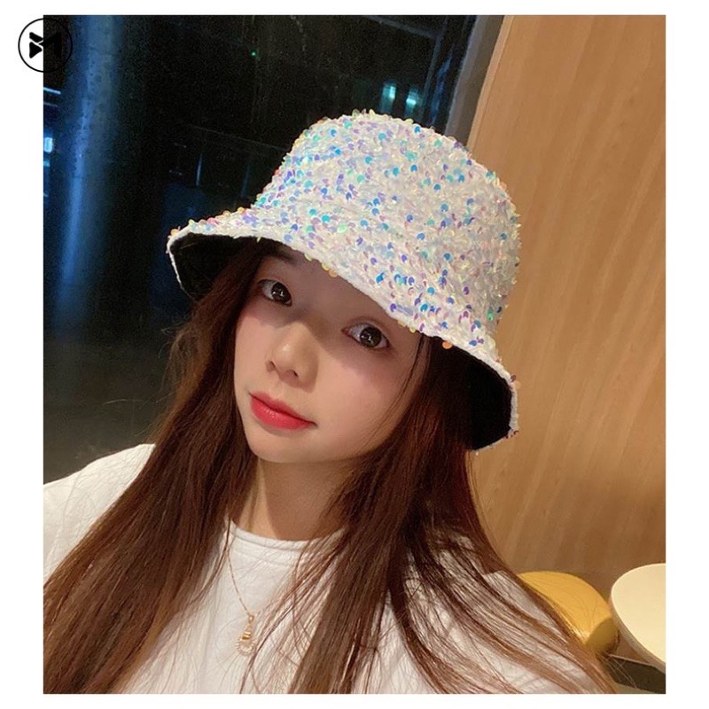 หมวกบังแดด ประดับเลื่อม หลากสี แฟชั่นหรูหรา สไตล์เกาหลี ผู้หญิง[FO] หมวกบักเก็ต โฮโลแกรม สไตล์วินเทจพร้อมส่งในไทย