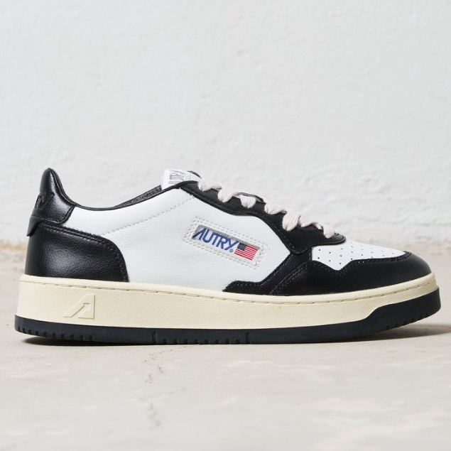 [พร้อมส่งด่วน ของแท้100%] Autry Medalist Low-Top Black White