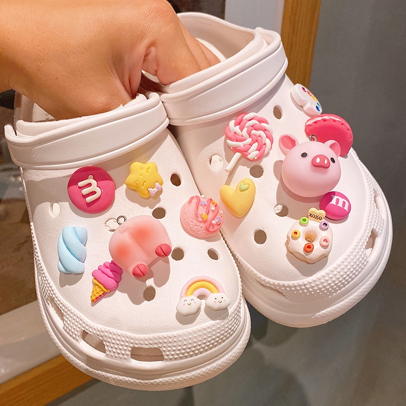 หมูน้อยน่ารัก jibbitz ตัวติดรองเท้า crocs การตกแต่งที่สนุกสนาน ของขวัญสร้างสรรค์สุดพิเศษ