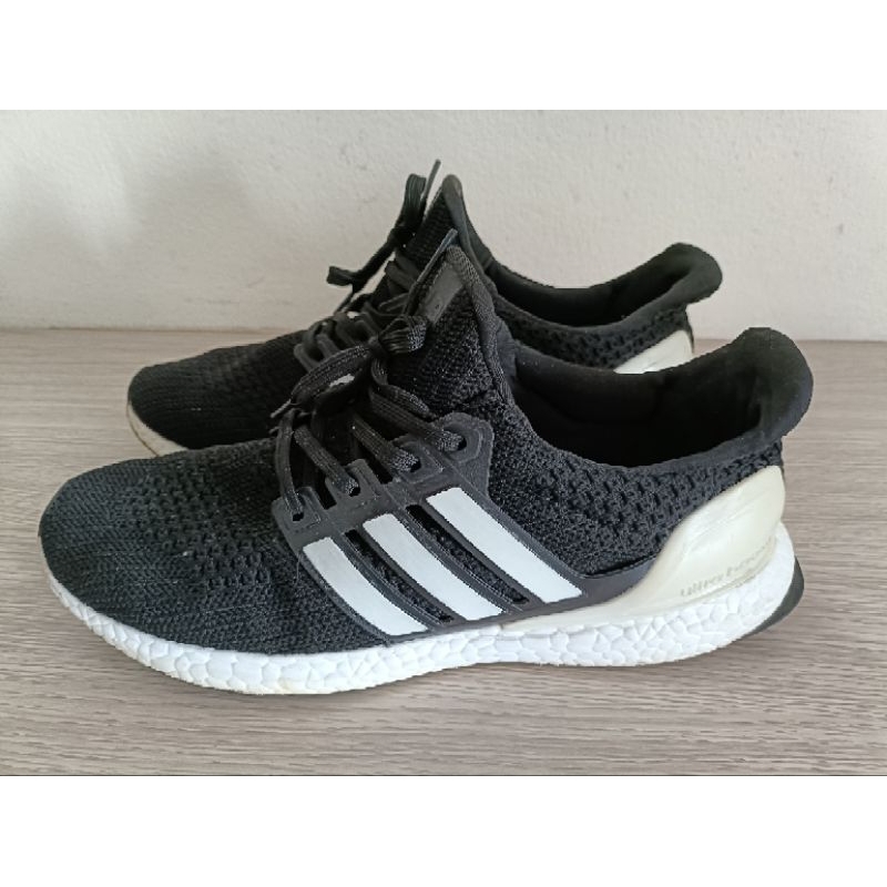 รองเท้า Adidas Ultra Boost สีดำ ไซส์ 44/28 ซม. ของแท้ มือสอง