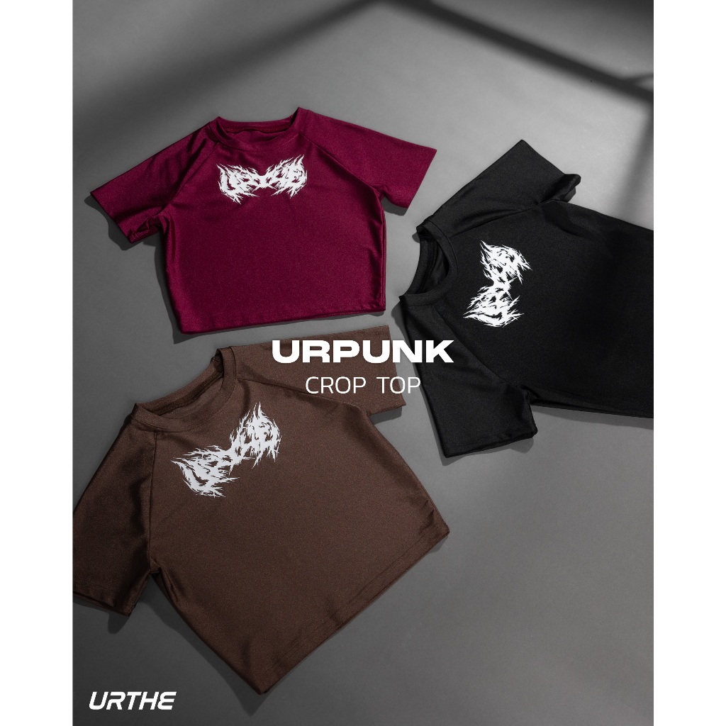 URTHE - เสื้อยืดครอป แขนสั้น สกรีนลาย รุ่น URPUNK