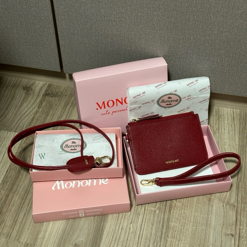 (📌ใส่โค้ดลดเพิ่ม10-20%) Set กระเป๋า Monomebk หนังแท้แบรนด์ MONOME + สายคล้องคอ คล้องบัตร หนังแท้ สีแดง