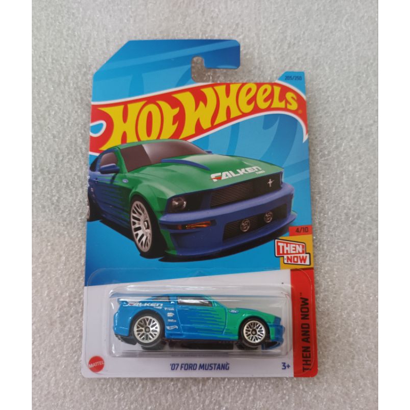Hotwheels '07 ford mustang