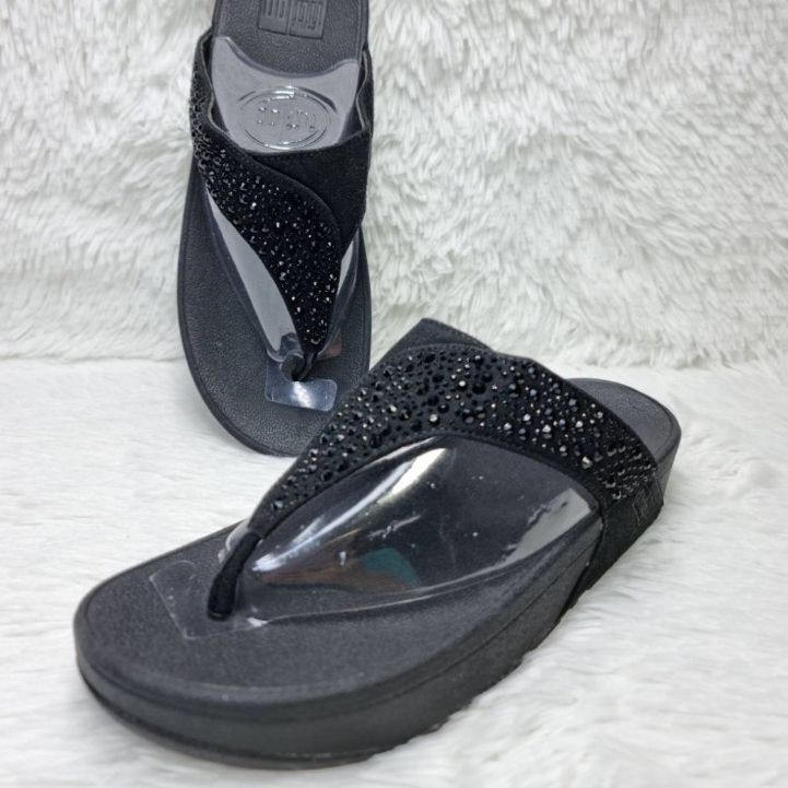 รองเท้า Fitflopของผู้หญิงเพิ่งเข้ามาใหม่ขายดีทุกสีสองถึงสามวันได้รับสินค้าสินค้าตามรูปภาพเลยจ้า