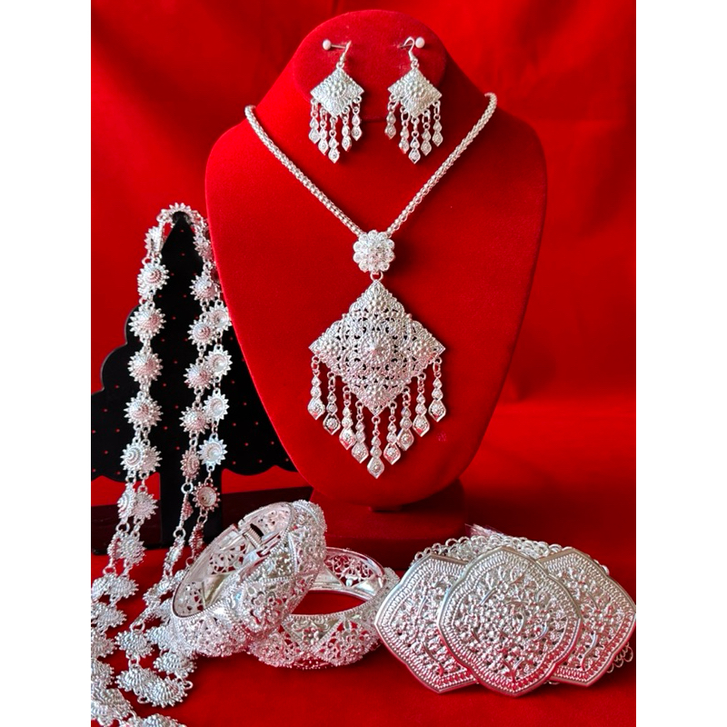 ชุดเครื่องประดับไทยสีเงิน ชุดเครื่องประดับเจ้าสาว เครื่องประดับล้านนา